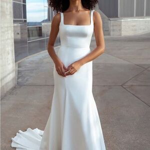 Elegant Jenny Yoo Jana Wedding Dress